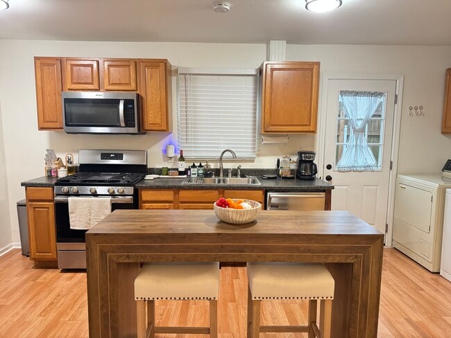 Building Photo - 212 Harrison Ave