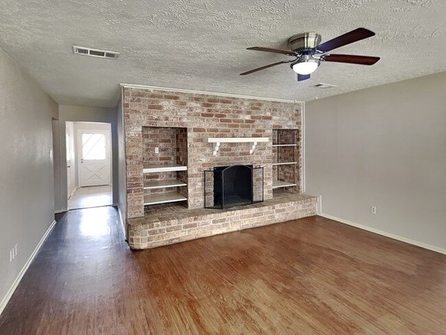 Photo - 4315 Sloangate Dr