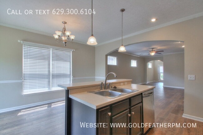 Photo - 126 Trenton Ln