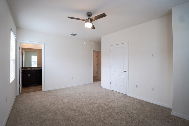 Photo - 2331 Gifford Dr
