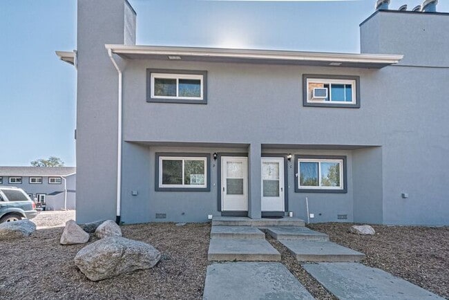 Photo - 3 Bed 2 Bath Townhouse, newly renovated! -...