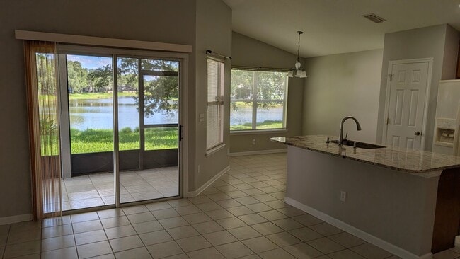 Photo - 963 Beckingham Dr
