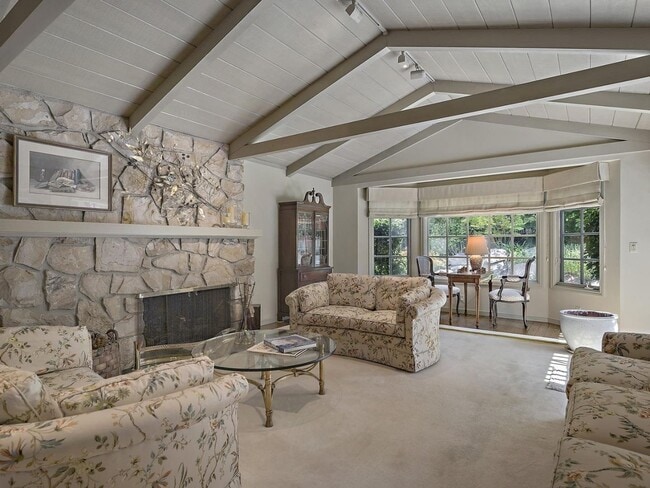 Photo - Pet Friendly Home Located in Highly desirable area of Menlo Park