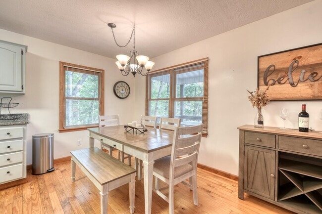 Photo - 3739 Pat Colwell Rd