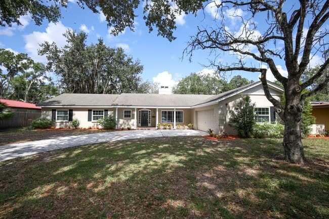1481 Glastonberry Rd