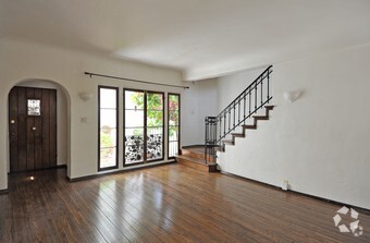 Building Photo - 1519 N Hayworth Ave Unit 1519.5 Rental