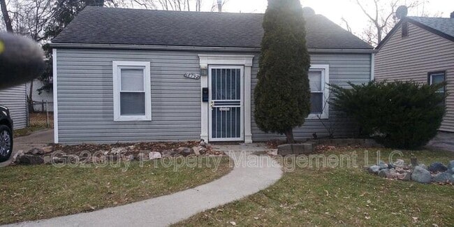 Building Photo - 18792 Roscommon St Rental