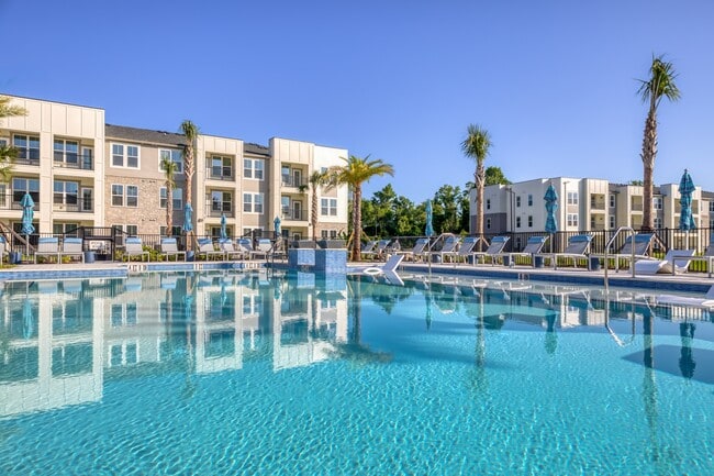 The Pointe at Davis Creek