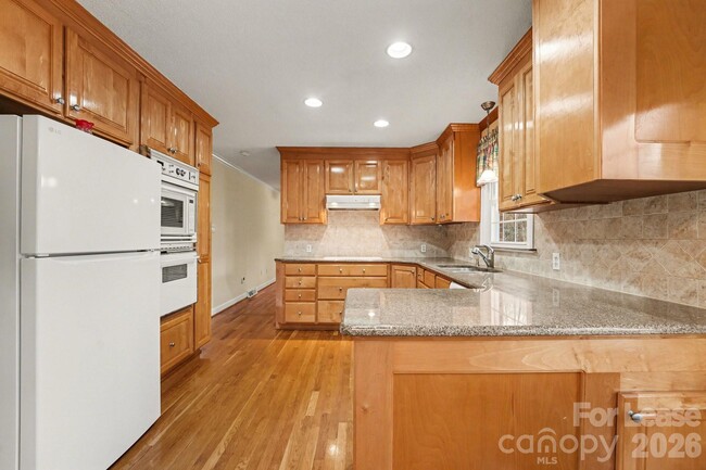 Photo - 11002 Harrisburg Rd