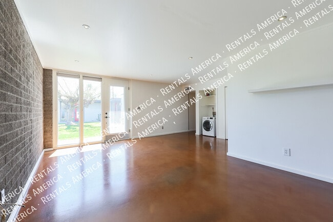 Photo - 4202 N 38th St Unit 8