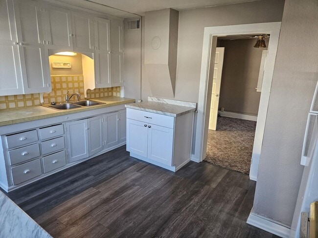 Building Photo - 539 S McKinley St