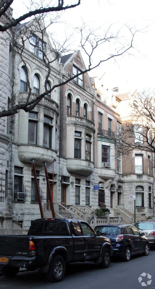 Foto principal - 58 W 87th St