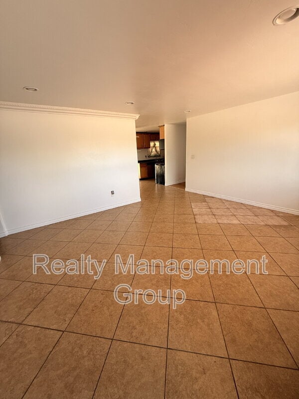 Photo - 98 E Palomar St