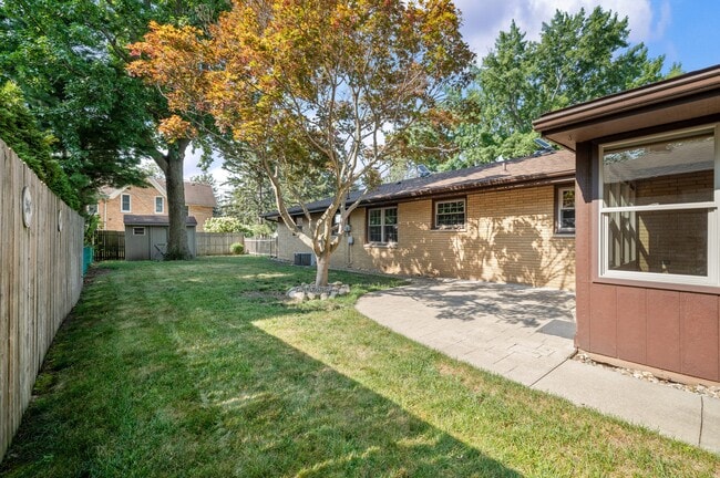 Photo - 1686 N Teakwood Dr