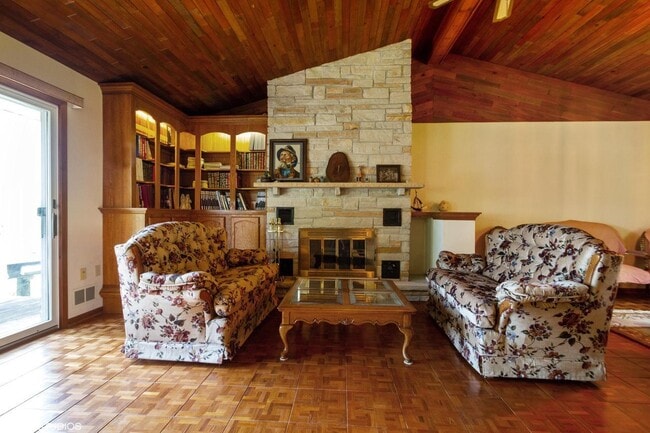 Photo - 2817 Walden Ln