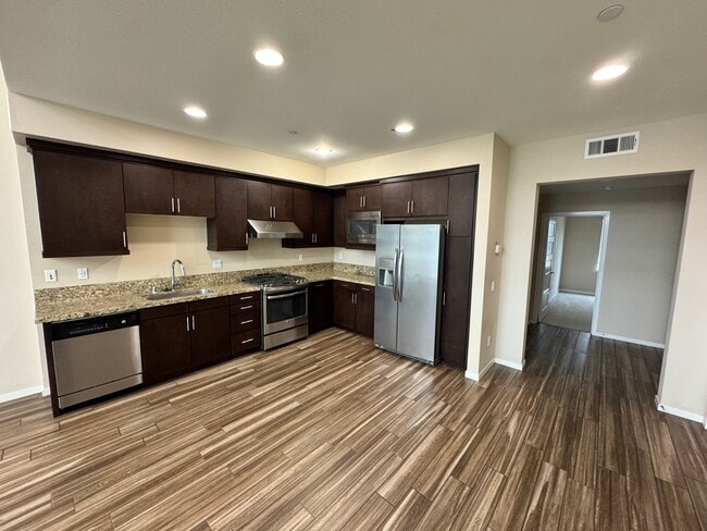 Photo - 1506 W Artesia Sq
