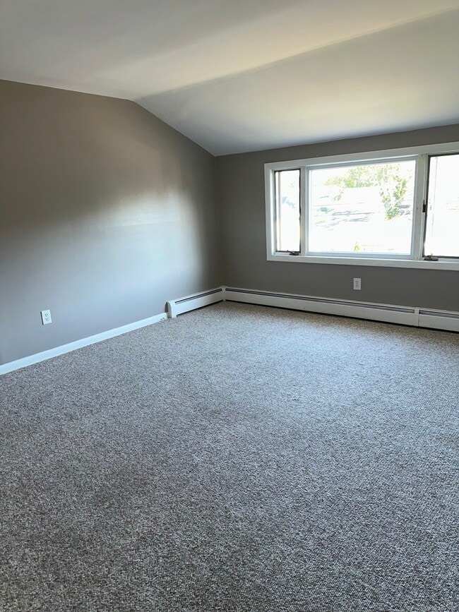 Photo - 466 Merritt St