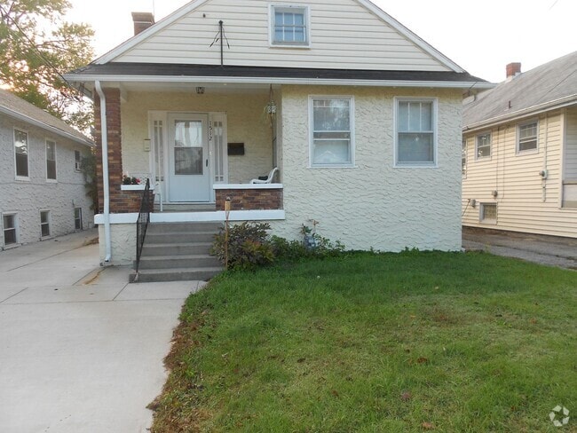 Building Photo - Cozy  2 Bedroom Home off Poplar Level