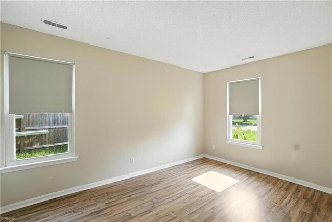 Photo - 1005 Scarlet Oak Ct S