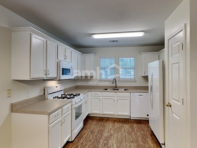 Photo - 2848 Deerfern Ln