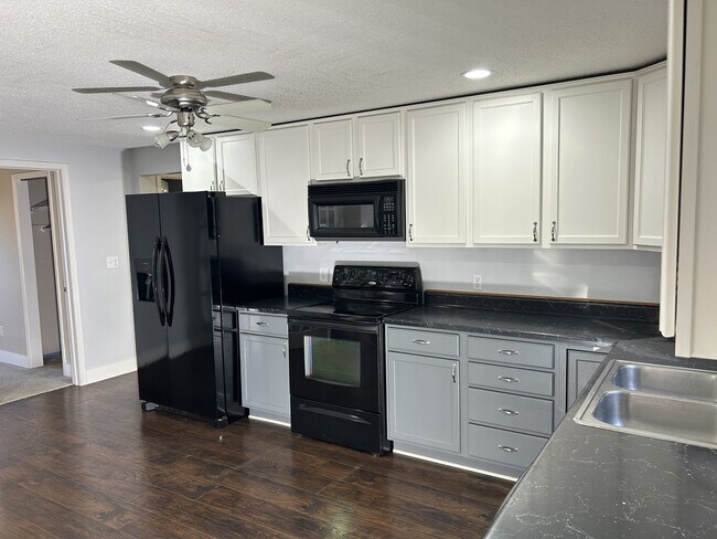 Photo - 815 N Mable Ave