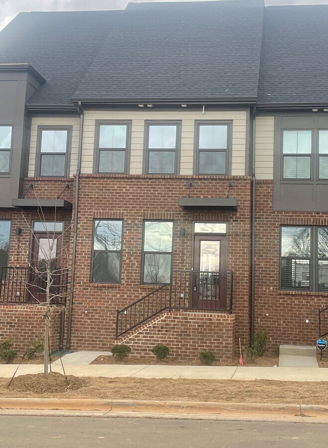 Photo - 6155 Station Crossing Ave