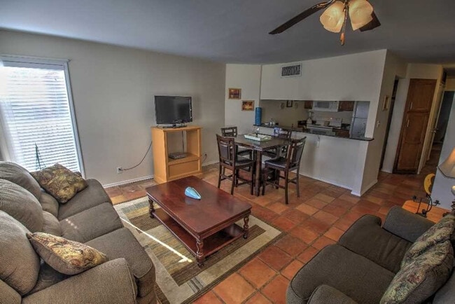 Photo - 200 Padre Blvd Unidad ID1255574P