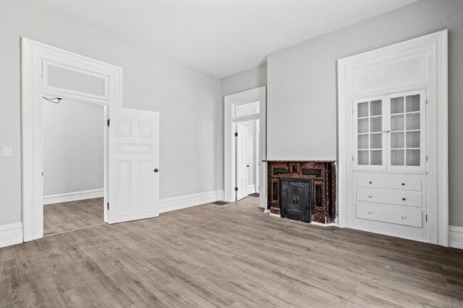 Photo - 7 N Limestone St