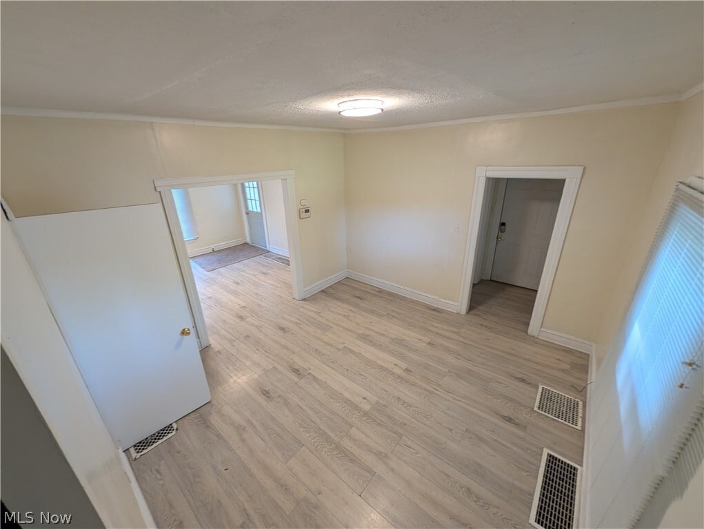 Photo - 545 W 36th St