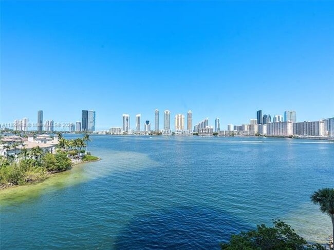 Building Photo - 4000 Island Blvd Unit 4000 Island Blvd  606