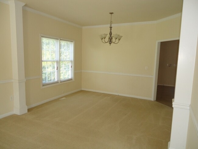 Photo - 417 Oakhall Dr