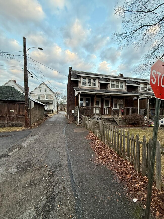 Photo - 390 N McKean St Apartments Unit 1