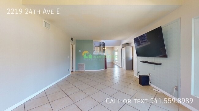 Photo - 2219 24th Ave E