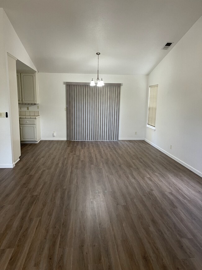 Photo - 819 Black Walnut Way