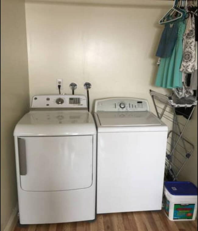 Photo - 10405 Brewer Ave