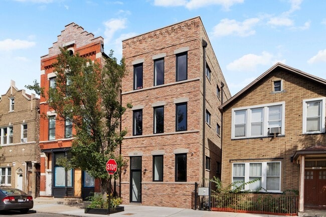 Building Photo - 1833 S Throop St Unit 1833 S. Throop Street Garden