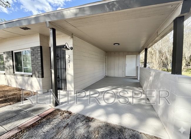 Photo - 221 Concord Dr