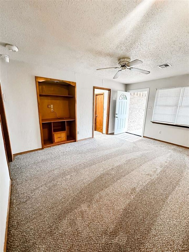 Photo - 6910 SW Forest Ave