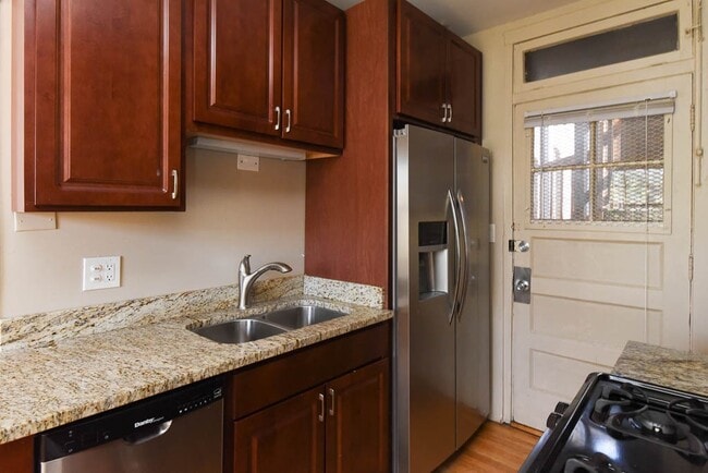 Photo - 2105 W Ainslie St Unit E3