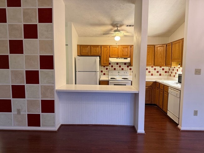 Photo - Spacious Two Bedroom Condo Unit 2B