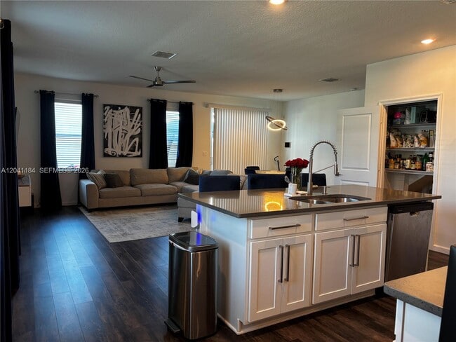 Photo - 6359 Sailpointe Ln
