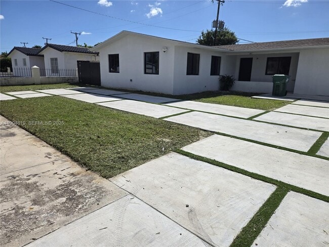 Building Photo - 9410 SW 55th St