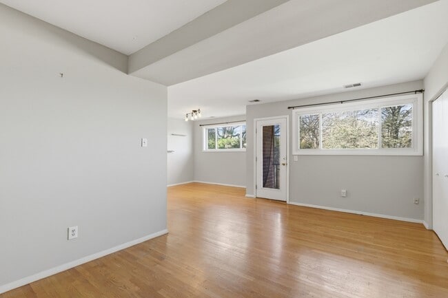 Photo - 521 Epsom Rd