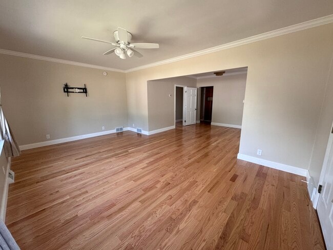 Living Room - 313 Chestnut St