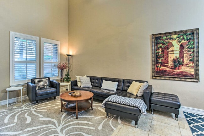 Building Photo - 4745 Durham Dr Unit ID1385851P