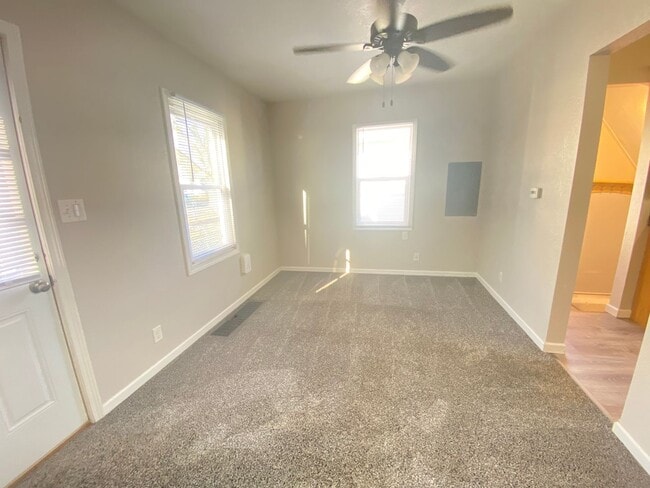 Photo - Now Leasing: 1 Bedroom, Home in Waterloo, IA!