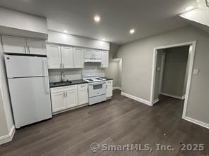 Building Photo - 644 Brooks St Unit 3 Rental