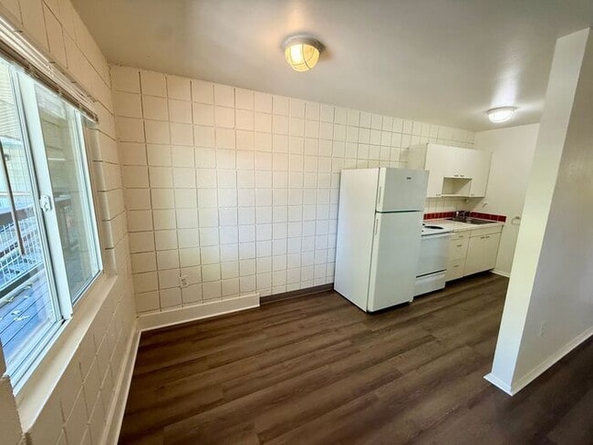 Photo - 1/2 Off First Month! Second-Floor 1-Bedroom Near City Park
