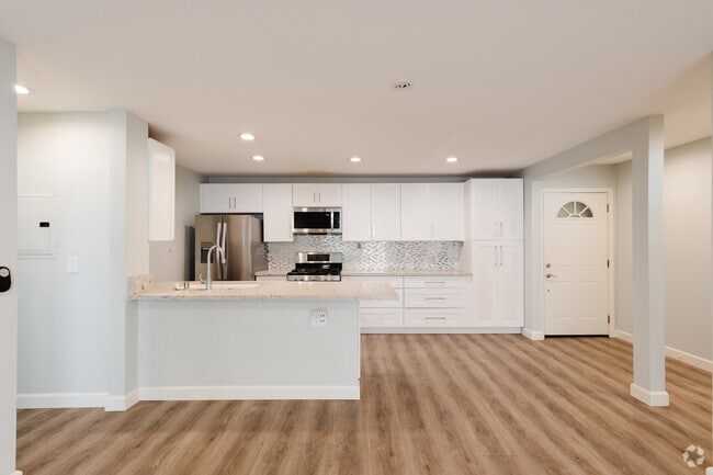 Building Photo - 4727 W 147th St Rental