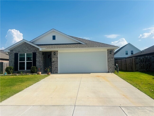 Building Photo - 2131 Wildflower Dr